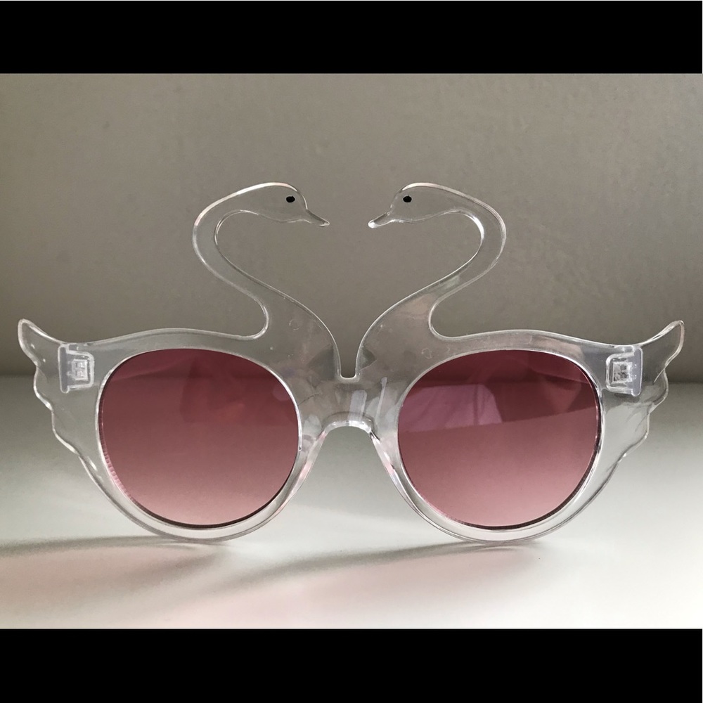 Bando Swan Sunglasses